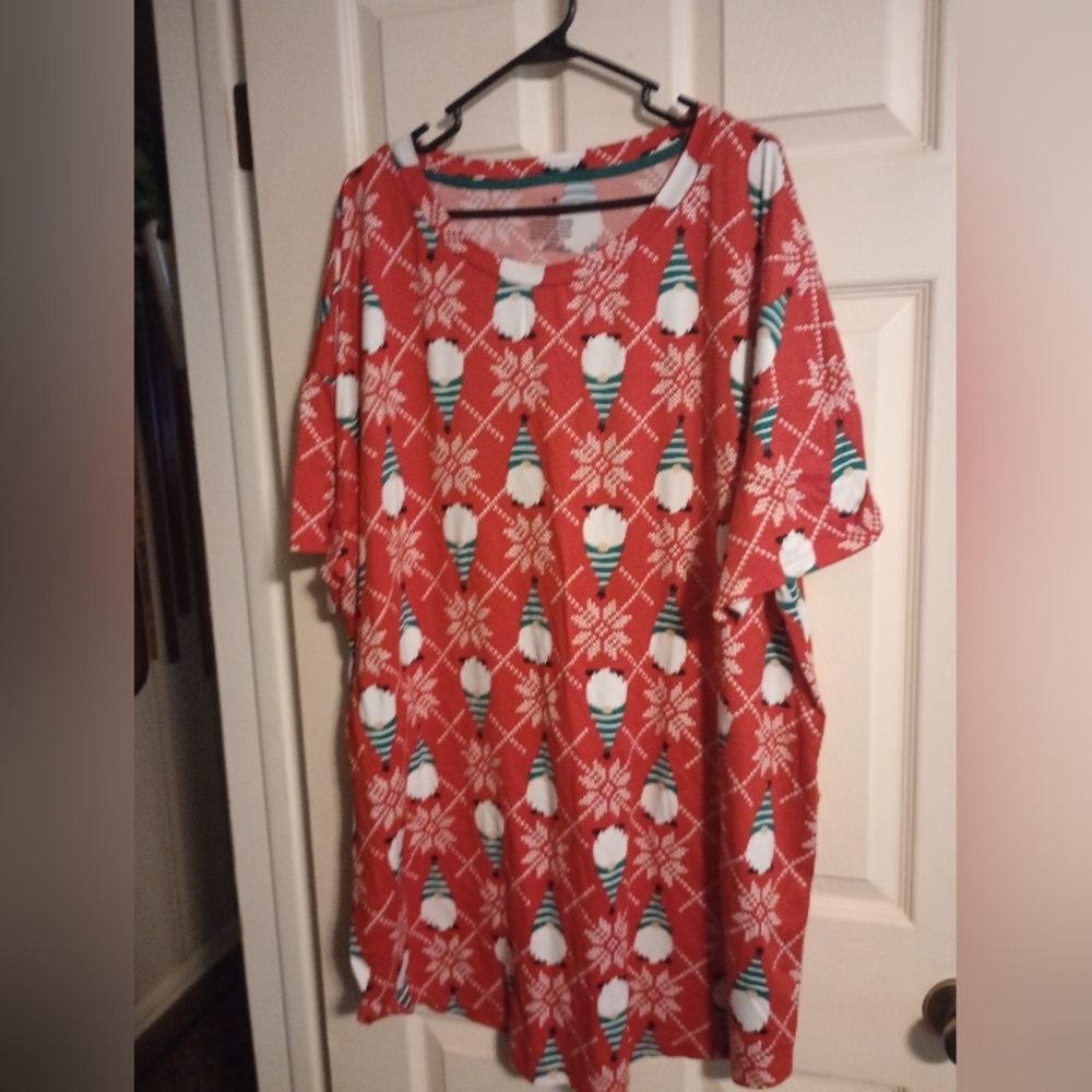 Secret Treasures Holiday Themed Gnome Sleep Shirt Size 2X-3X